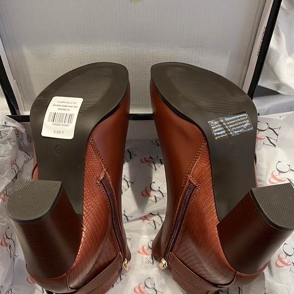 NWT Andra Bootie - Picture 2 of 9